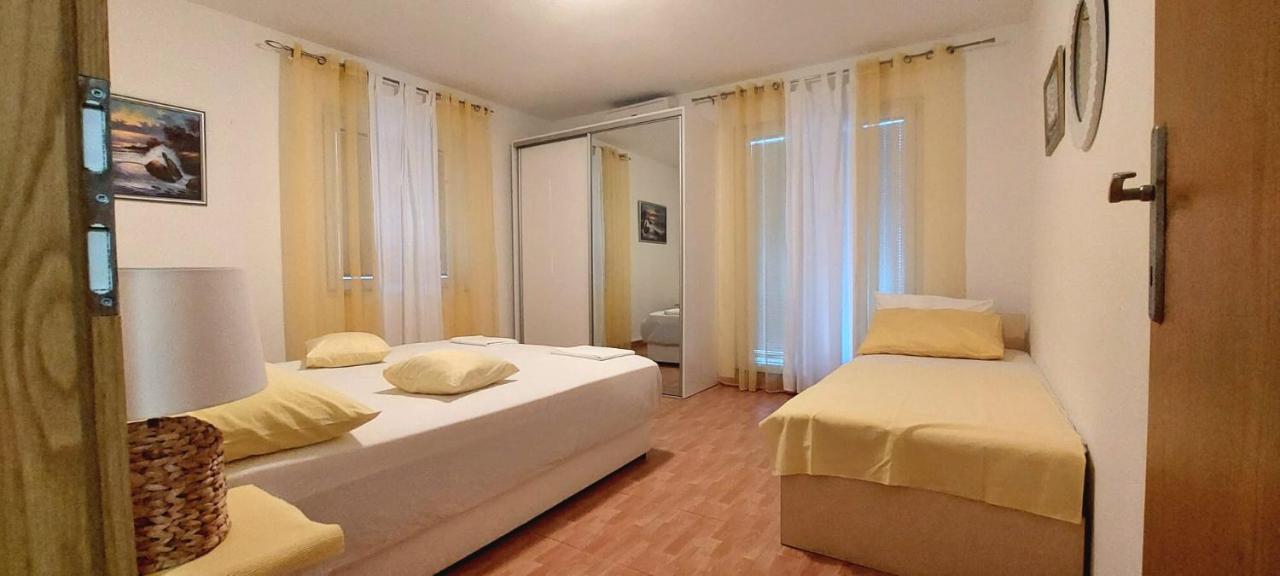 Apartments Mestral Baška Voda Buitenkant foto