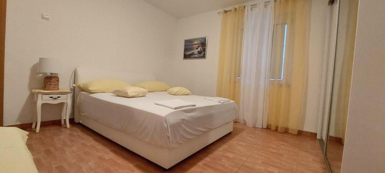 Apartments Mestral Baška Voda Buitenkant foto