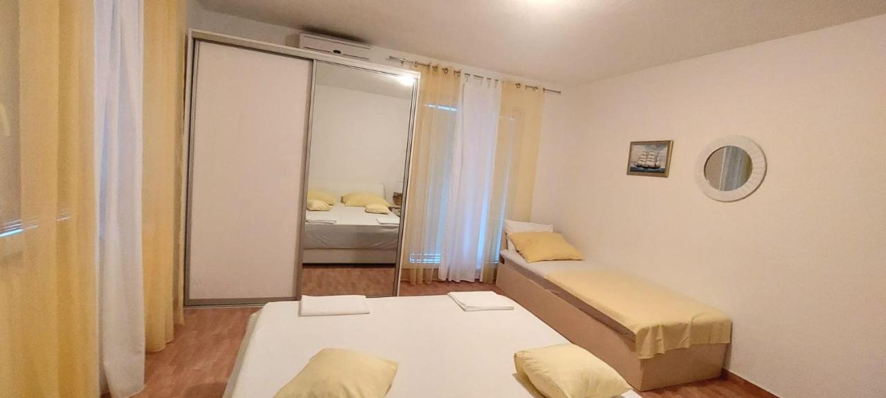 Apartments Mestral Baška Voda Buitenkant foto